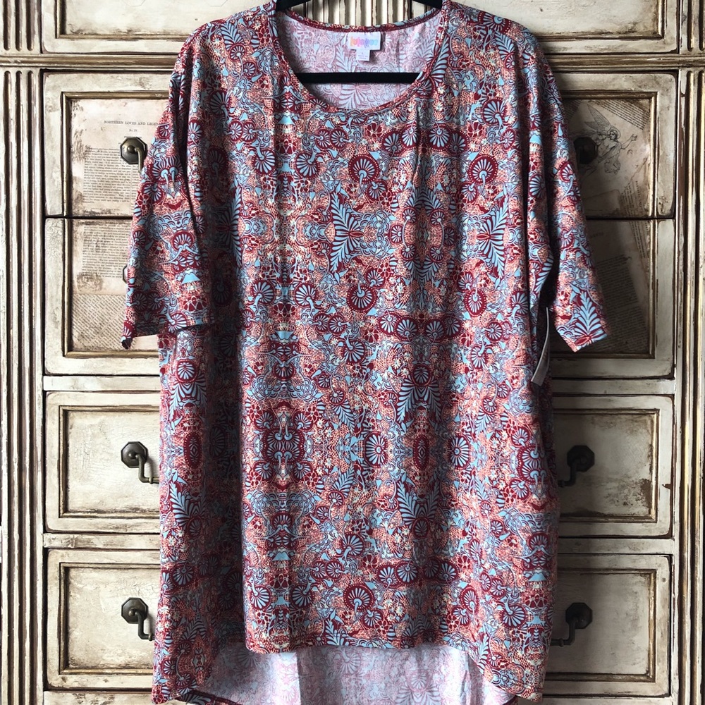 ♦️2/$30 Floral LuLaRoe Irma Tunic Top